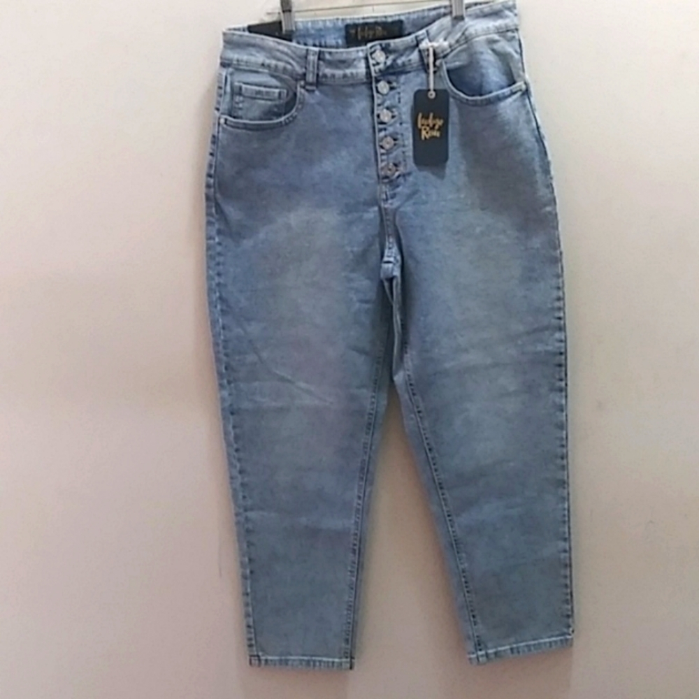 NWT Woman Mom Fit Jeans Size 13